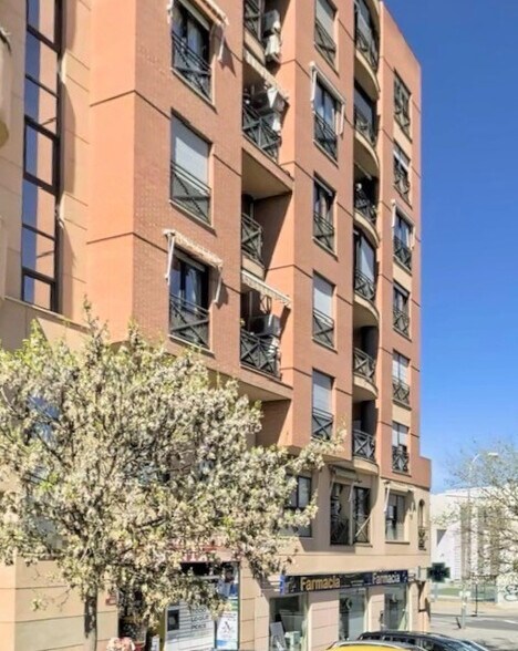 Immeuble residentiel dans Granada, Granada à vendre - Photo du bâtiment - Image 2 de 2