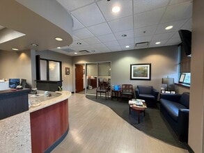 3555 S Culpepper Cir, Springfield, MO for lease Interior Photo- Image 2 of 11