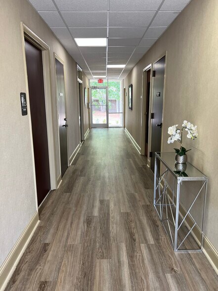 4904 Professional Ct, Raleigh, NC à vendre - Photo intérieure - Image 2 de 6