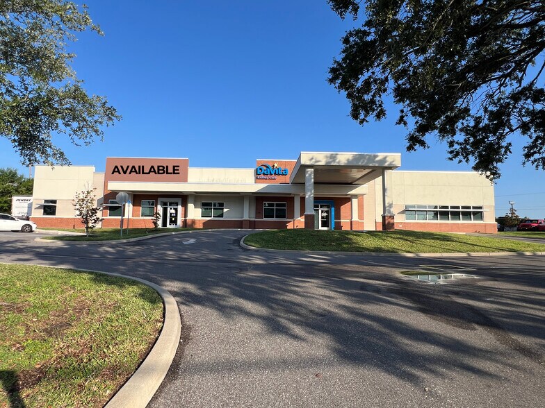 6222 Harney Rd, Tampa, FL à louer - Photo du bâtiment - Image 1 de 6