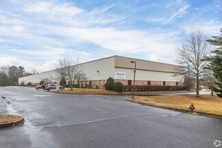 Plus de détails pour 323 Fairfield Rd, Freehold, NJ - Industriel à louer