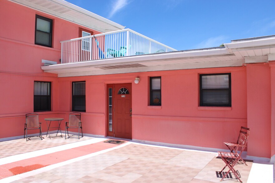 6800 Sunset Way, St Pete Beach, FL à vendre - Photo du bâtiment - Image 3 de 14