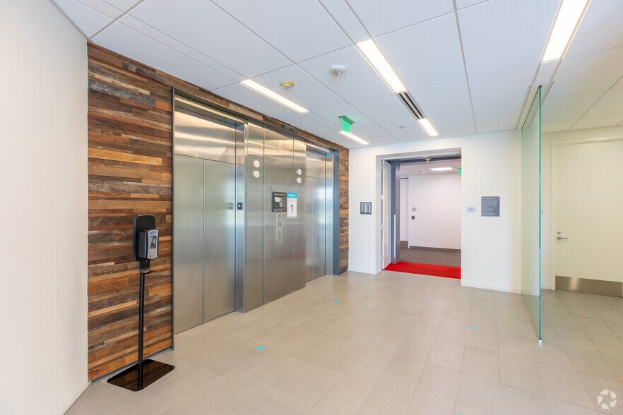 9808 Scranton Rd, San Diego, CA à louer - Photo intérieure - Image 3 de 6