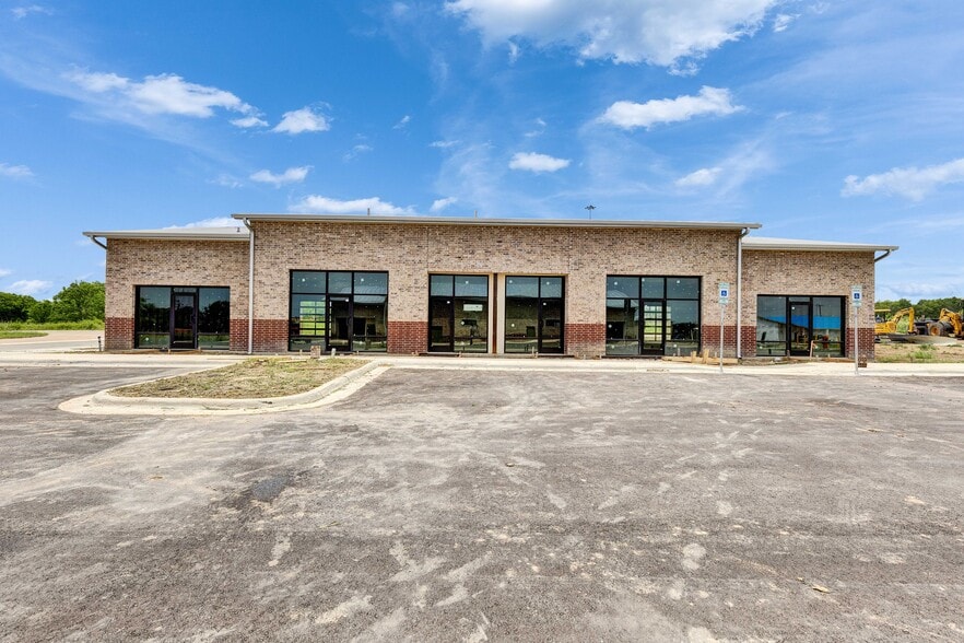 340 E FM 150, Kyle, TX for lease - Building Photo - Image 3 of 5