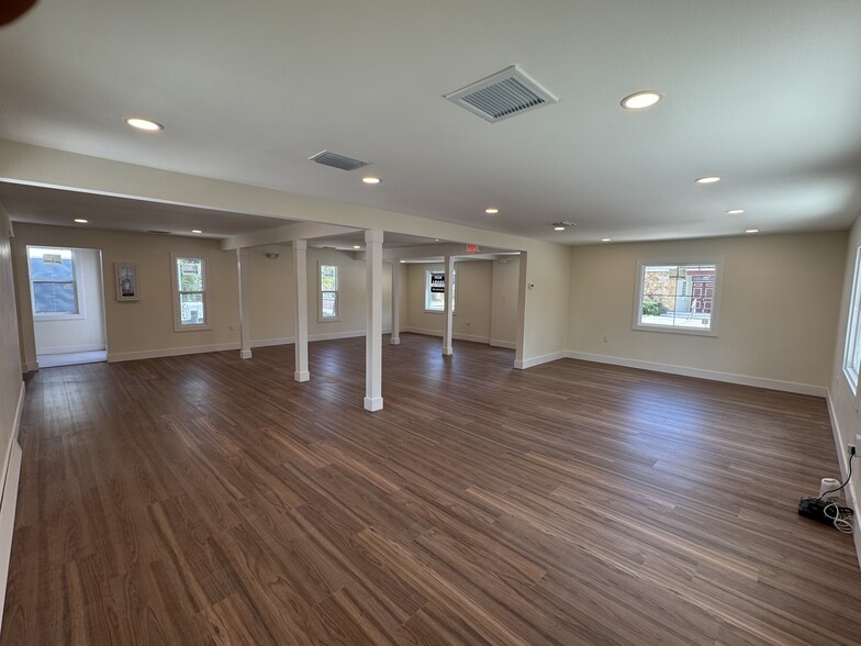514 1st Ave SW, Largo, FL for lease - Interior Photo - Image 3 of 8