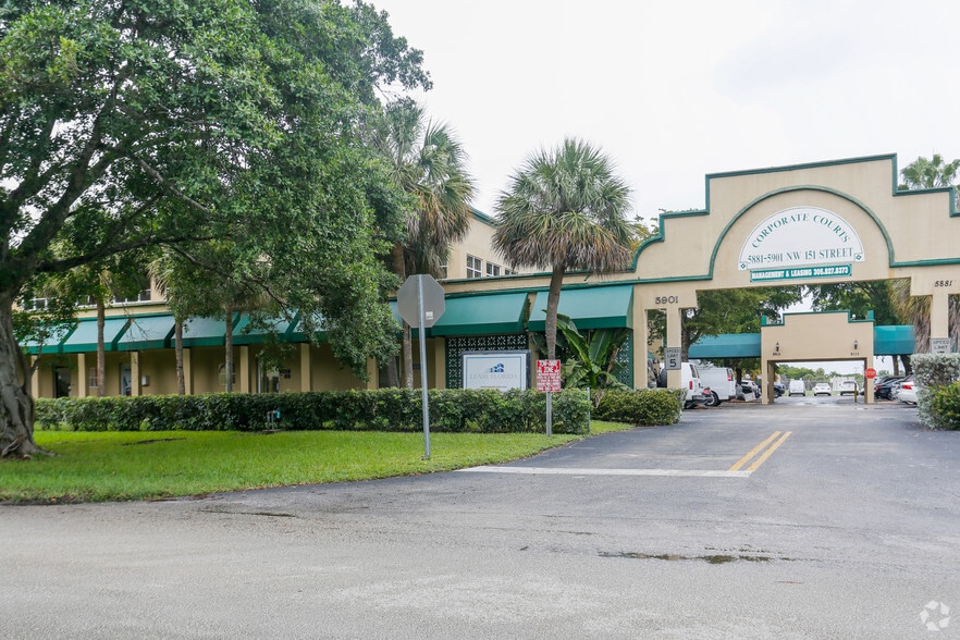 5901 NW 151st St, Miami Lakes, FL for lease - Building Photo - Image 3 of 6