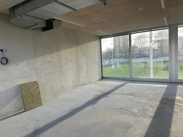 Bureau dans Pantin à louer - Photo du bâtiment - Image 3 de 14