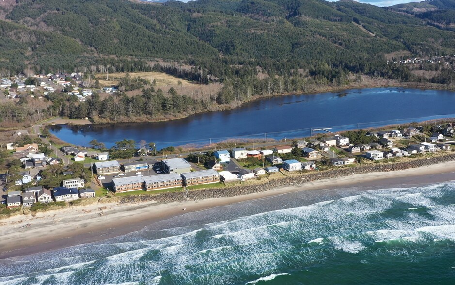 101 NW 11th Ave, Rockaway Beach, OR à vendre - Photo du bâtiment - Image 3 de 47