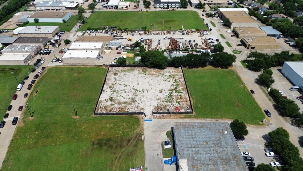 2601 Lawing Ln, Rowlett, TX à louer - Photo du bâtiment - Image 2 de 4