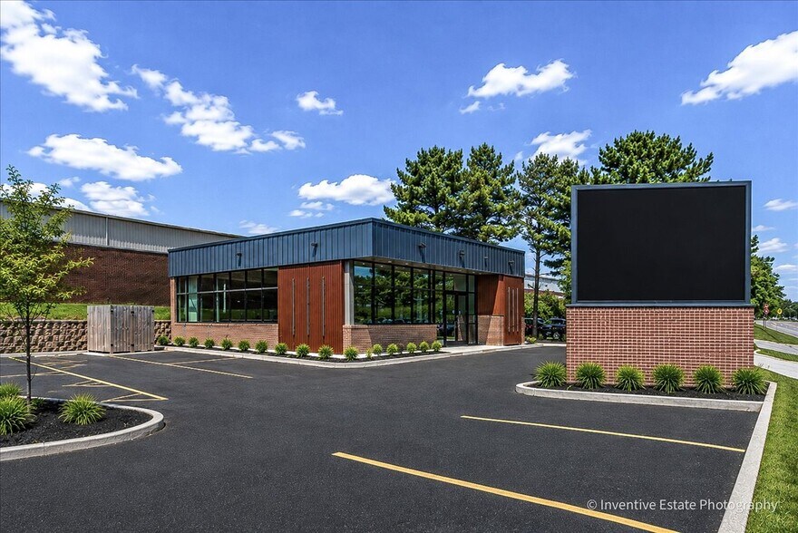 780 W Golf Rd, Schaumburg, IL à louer - Photo du bâtiment - Image 1 de 12