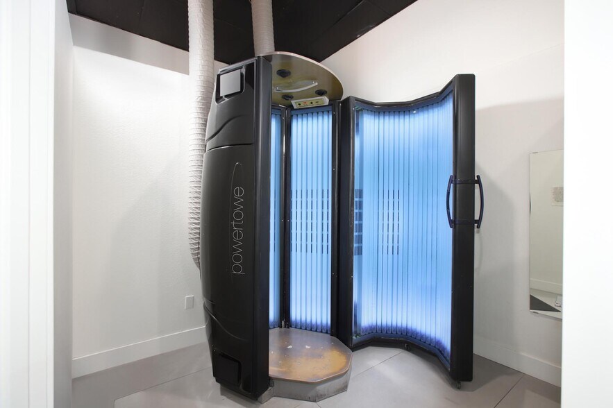 2240 Honolulu Ave, Montrose, CA à louer - Photo intérieure - Image 3 de 16