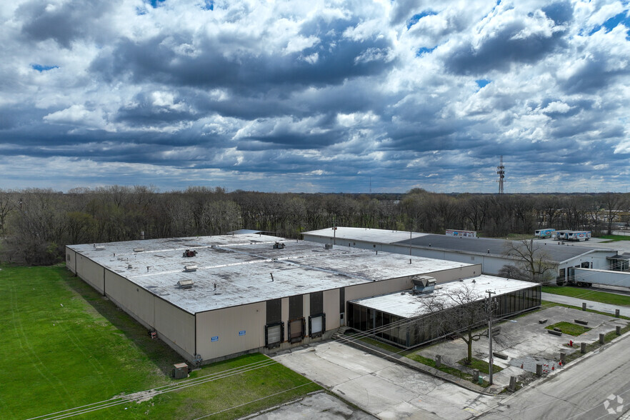 16727 Chicago Ave, Lansing, IL for sale - Building Photo - Image 1 of 1