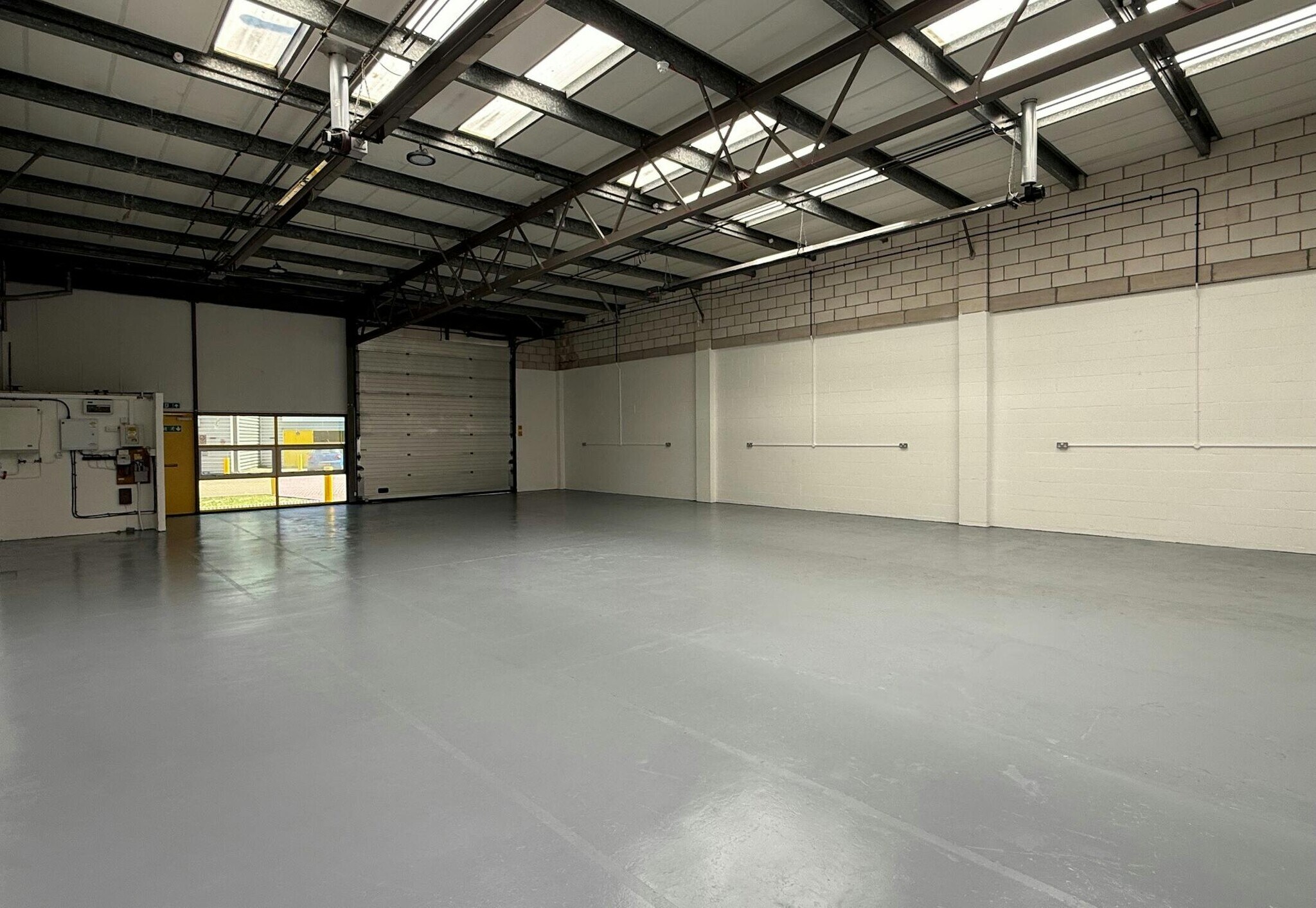 Kembrey Park, Swindon for lease Interior Photo- Image 1 of 2