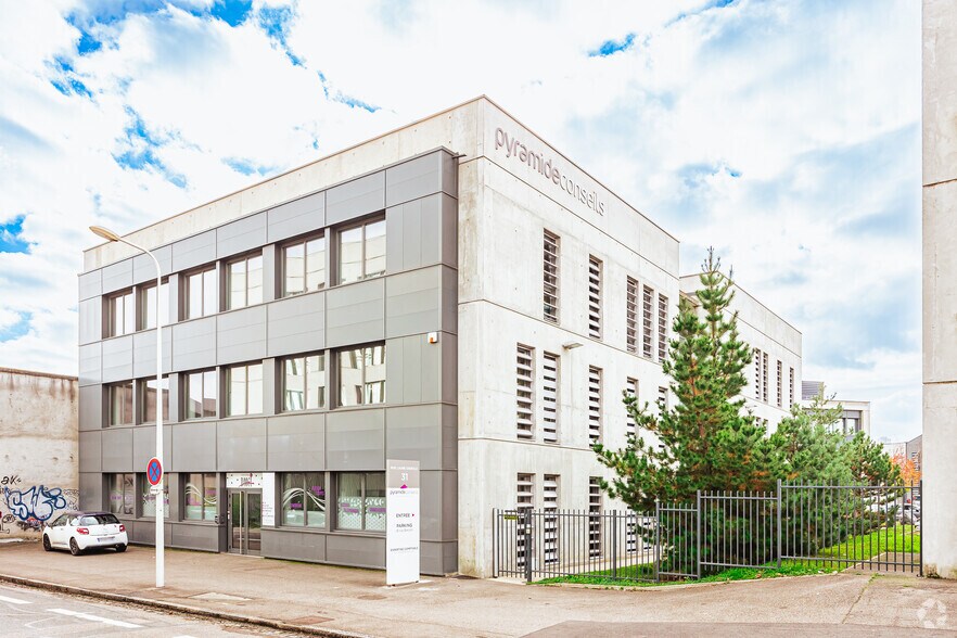 Office in Lyon for sale - Primary Photo - Image 1 of 2