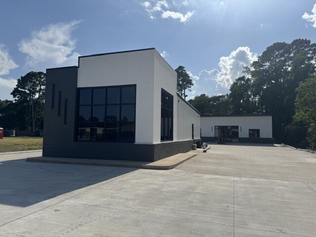 923 Honea Egypt rd, Magnolia, TX à louer - Photo du bâtiment - Image 3 de 5