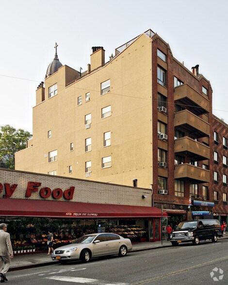 50 Avenue A, New York, NY à louer - Photo du bâtiment - Image 3 de 3