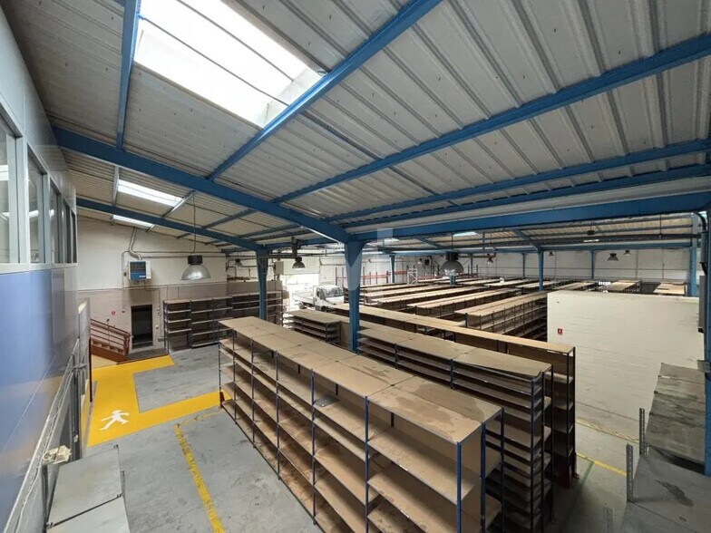 Bureau dans Morangis à louer - Photo du bâtiment - Image 2 de 11