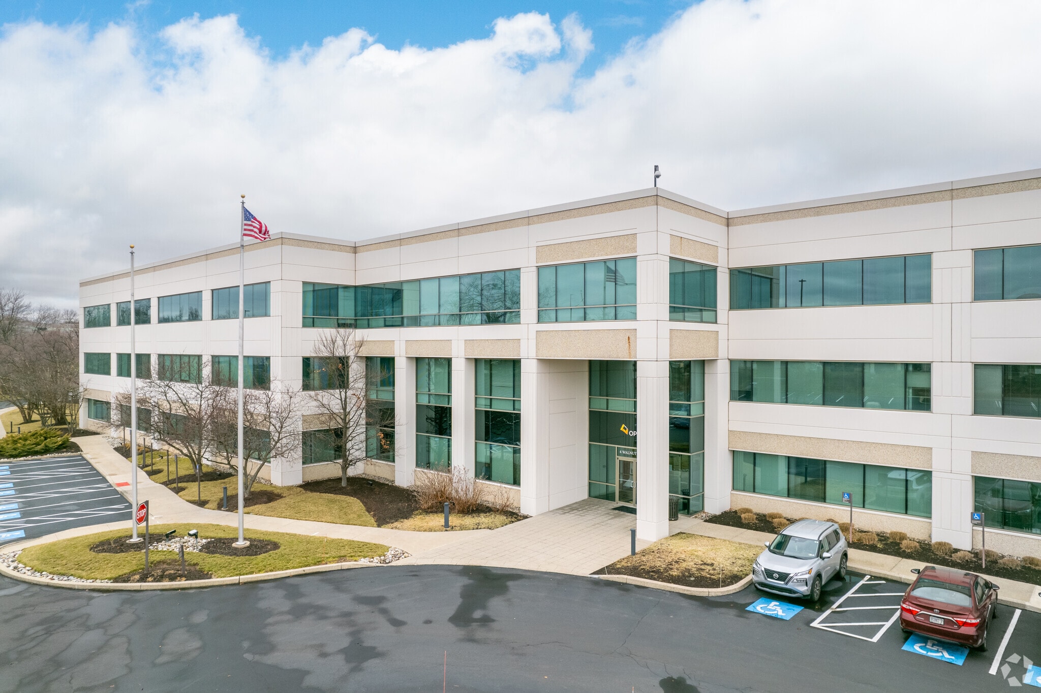 4 Walnut Grove Dr, Horsham Township, PA for lease Primary Photo- Image 1 of 5
