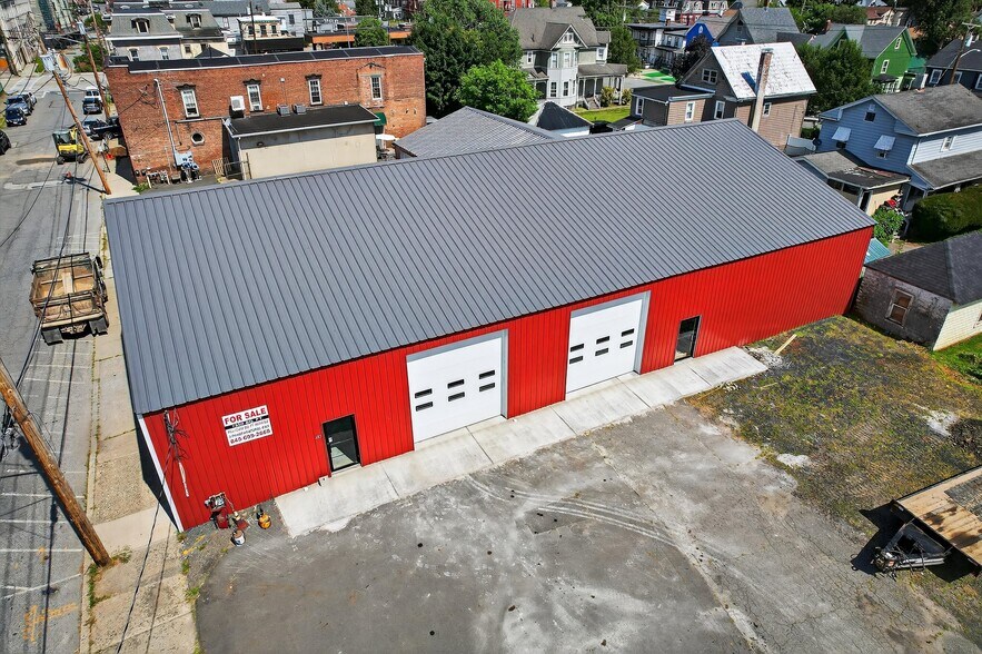 98 Front St, Port Jervis, NY à vendre - Photo du bâtiment - Image 2 de 22
