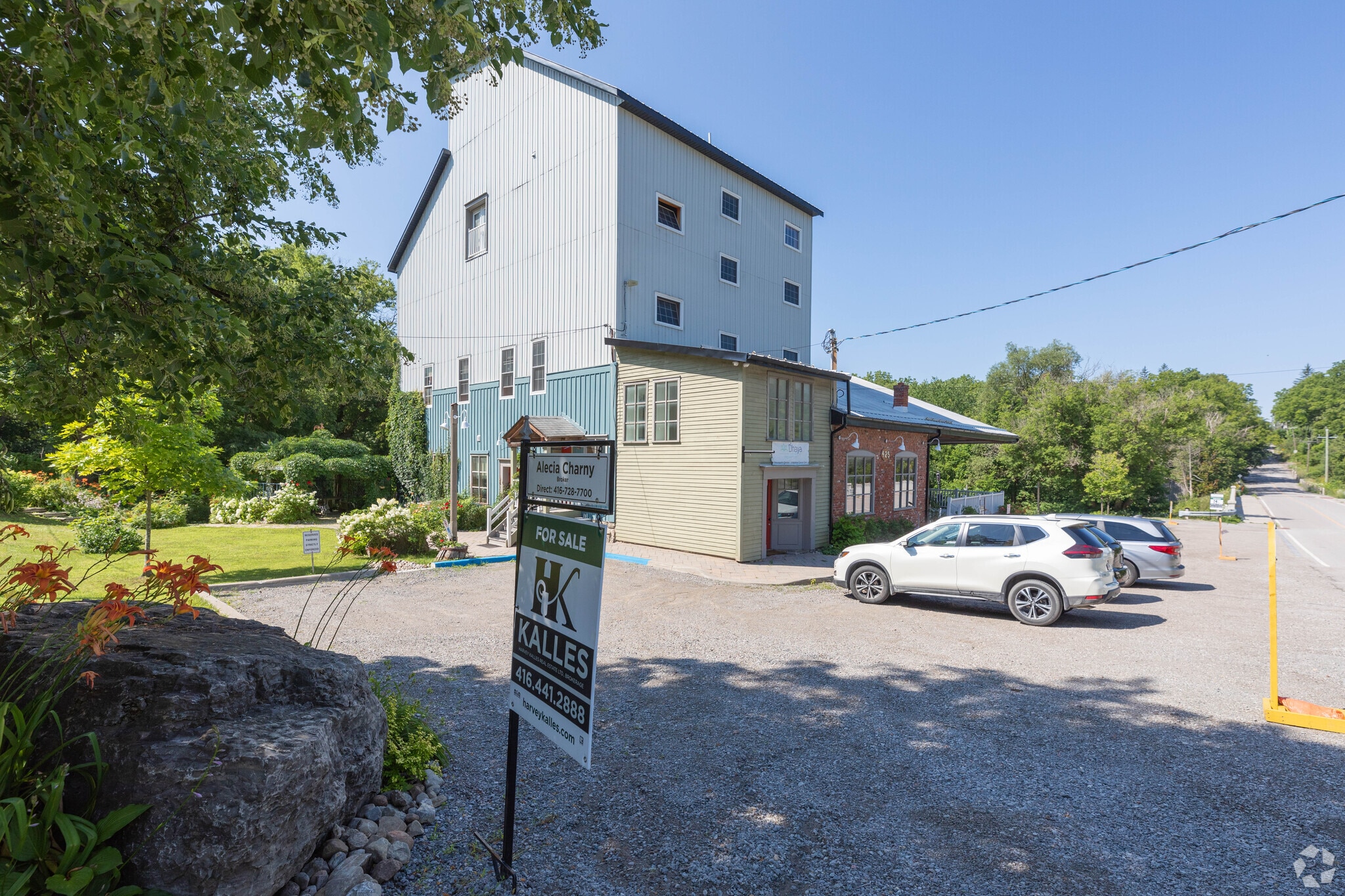 425 Whitevale Rd, Pickering, ON for sale Primary Photo- Image 1 of 1