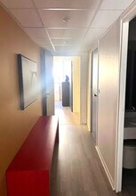 Office in Lyon for sale Interior Photo- Image 2 of 9