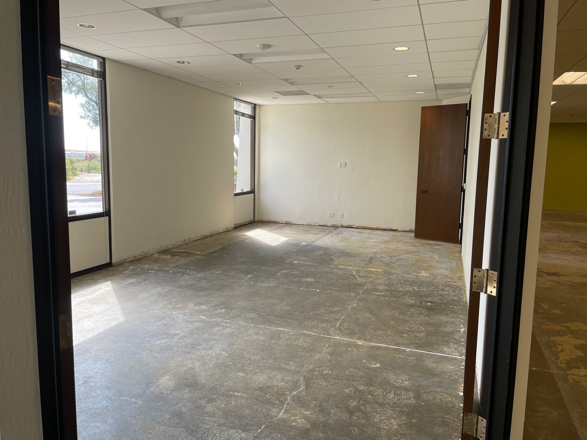 2650-2656 E Bayshore Rd, Palo Alto, CA for lease Interior Photo- Image 1 of 4