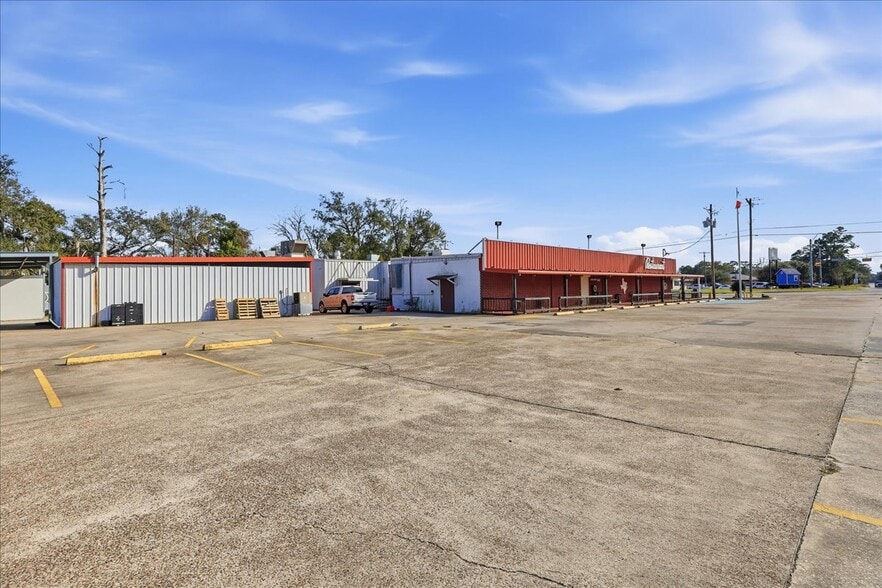 3720 W Park Ave, Orange, TX à vendre - Photo du bâtiment - Image 2 de 48