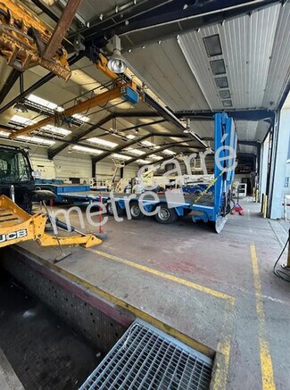 Plus de détails pour Local d'activités à louer