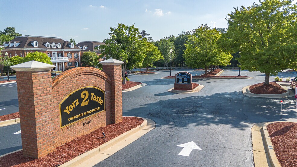 1040 Founders Blvd, Athens, GA à louer - Photo du bâtiment - Image 2 de 17