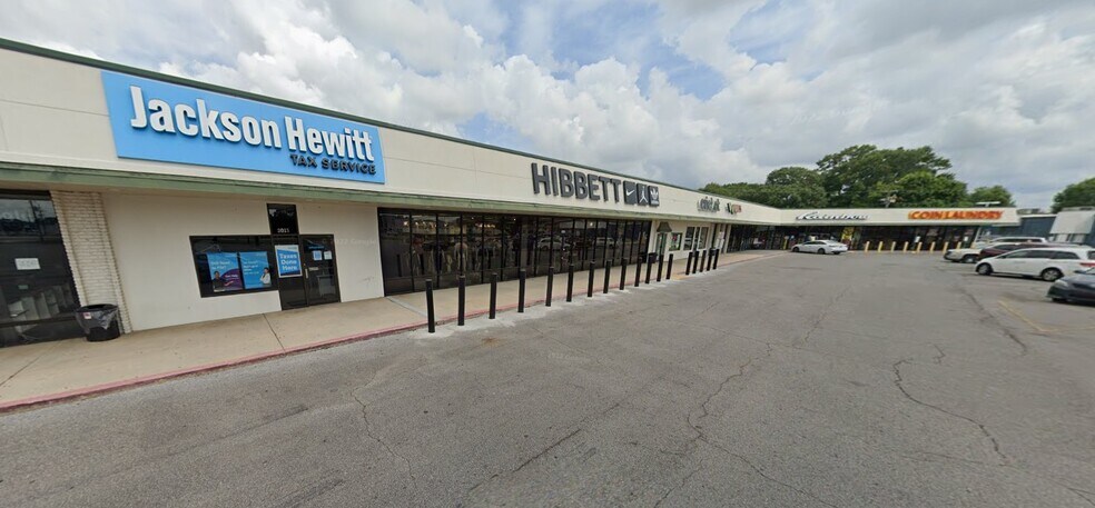 2001 NW Evangeline Trwy, Lafayette, LA à louer - Photo du bâtiment - Image 2 de 14