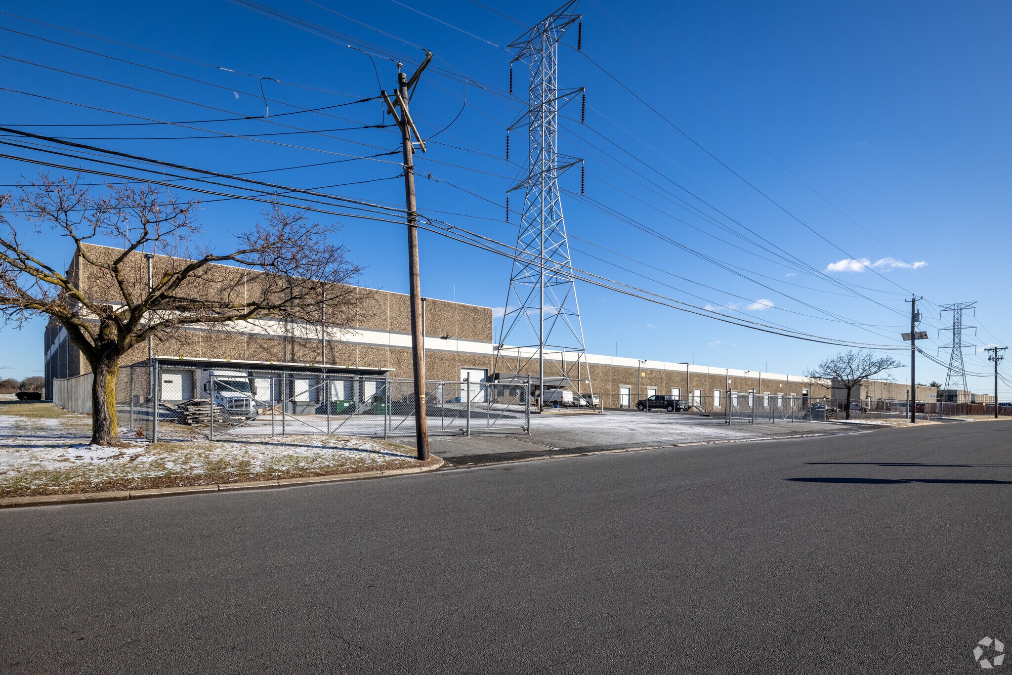 41-49 Distribution Blvd, Edison, NJ for lease Primary Photo- Image 1 of 10