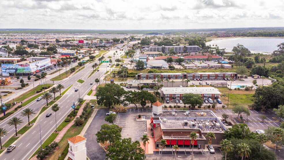 5034 W Irlo Bronson Memorial Hwy, Kissimmee, FL à louer - Photo du bâtiment - Image 2 de 3