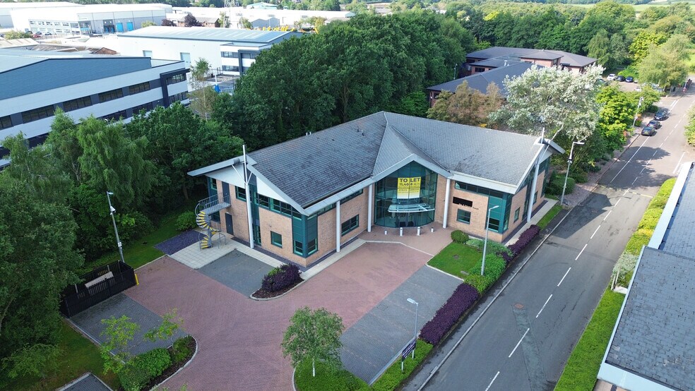 Edward Ct, Altrincham for lease - Building Photo - Image 2 of 13