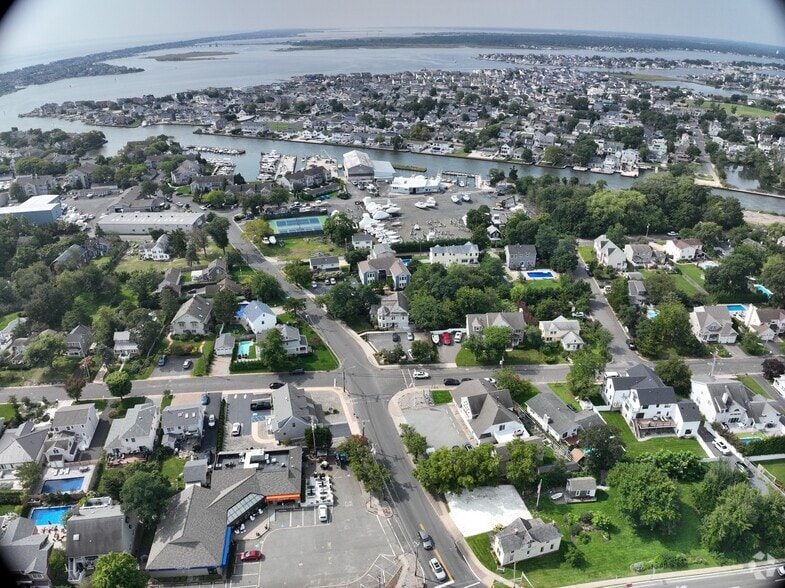 704 Howe St, Point Pleasant, NJ for sale - Matterport Community - Image 2 of 32