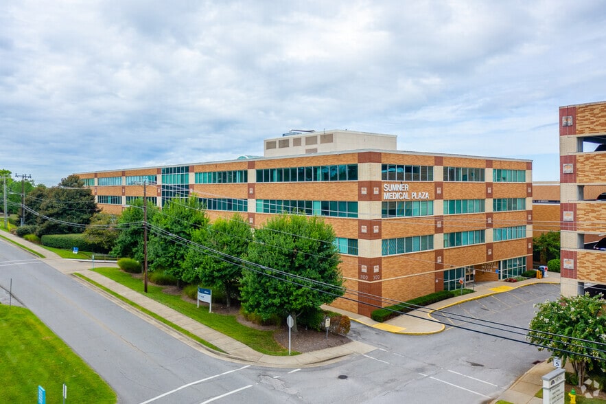 300 Steam Plant Rd, Gallatin, TN à louer - Photo du bâtiment - Image 1 de 11
