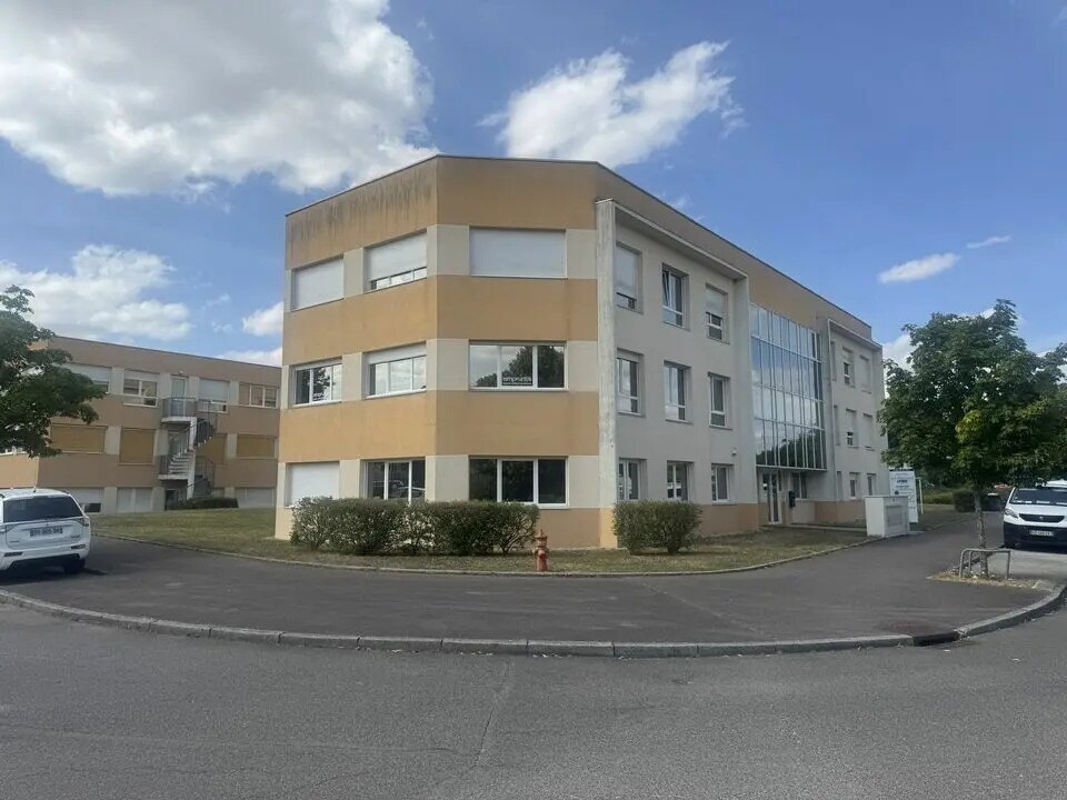 Office in Dijon for sale Primary Photo- Image 1 of 5