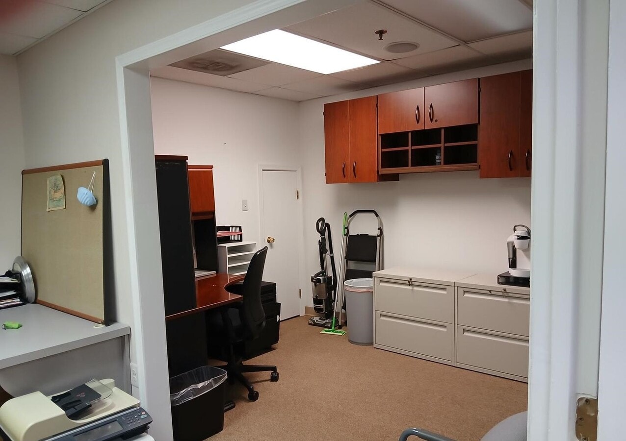 21495 Ridgetop Cir, Sterling, VA 20166 - Unit 106 - - Interior Photo - Image 2 of 10