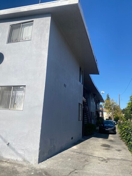 14202 Sylvan St, Van Nuys, CA à vendre - Photo du bâtiment - Image 2 de 5