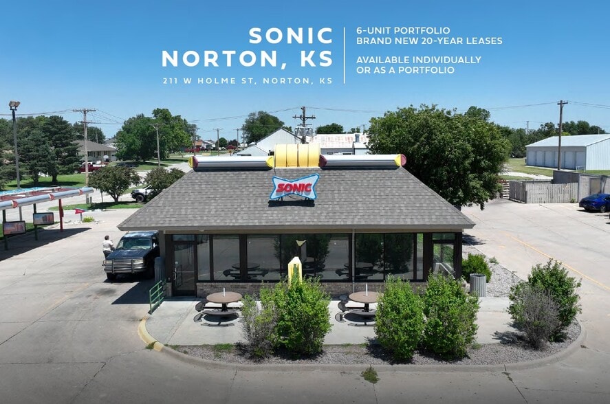 211 W Holme St, Norton, KS for sale - Building Photo - Image 1 of 17