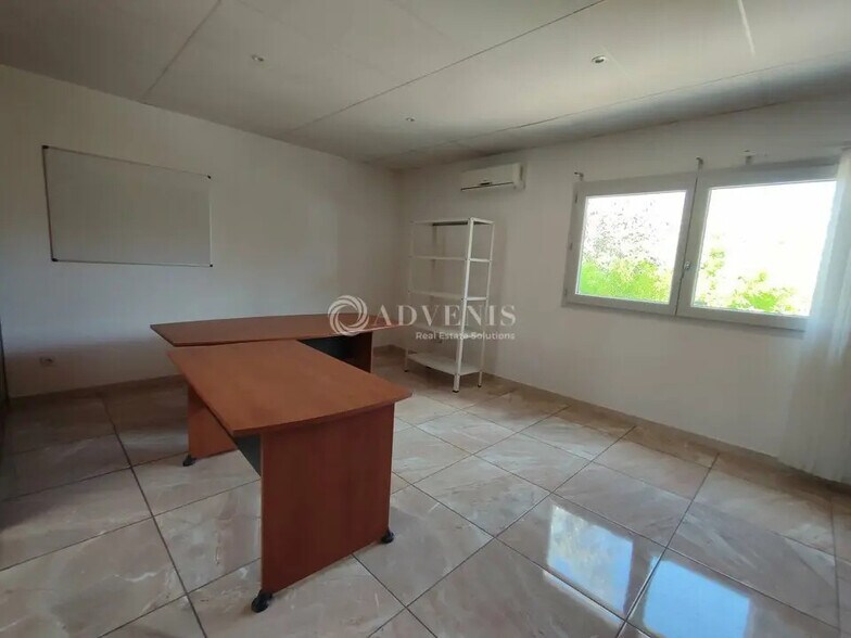 Office in Montpellier for lease - Interior Photo - Image 1 of 4