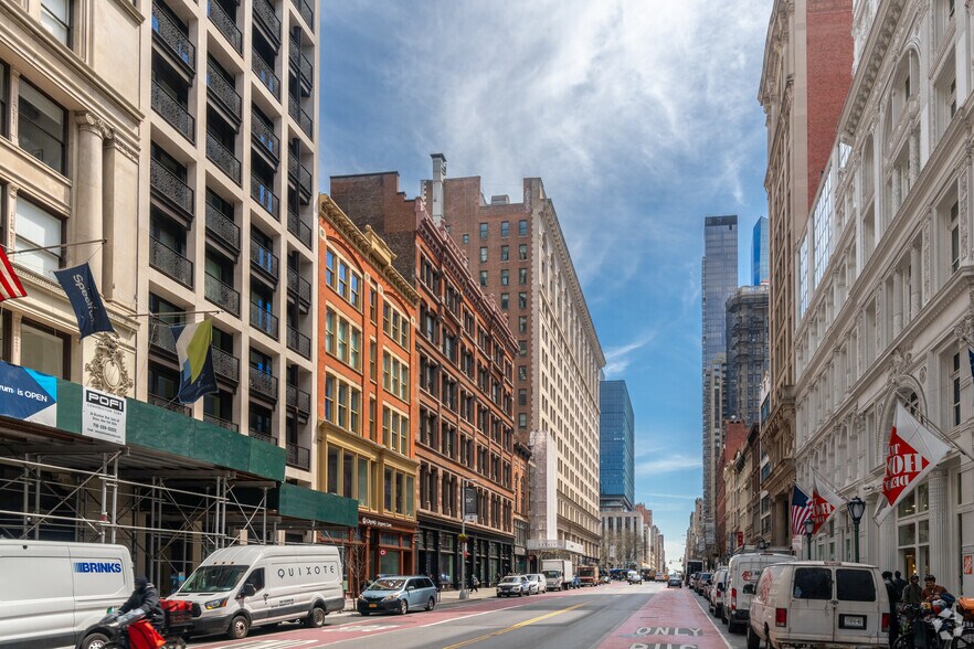 27-33 W 23rd St, New York, NY à louer - Photo du bâtiment - Image 3 de 5