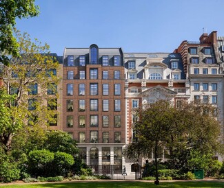 Plus de détails pour 26 St. James's Sq, London - Vente au détail à louer