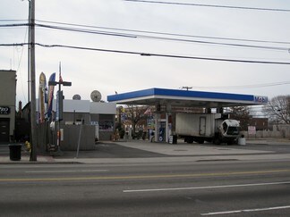 Plus de détails pour 579 Hempstead Tpke, West Hempstead, NY - Commerce de détail à louer