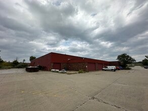 7700 Oak Leaf Rd, Oakwood Village, OH for lease Building Photo- Image 2 of 11