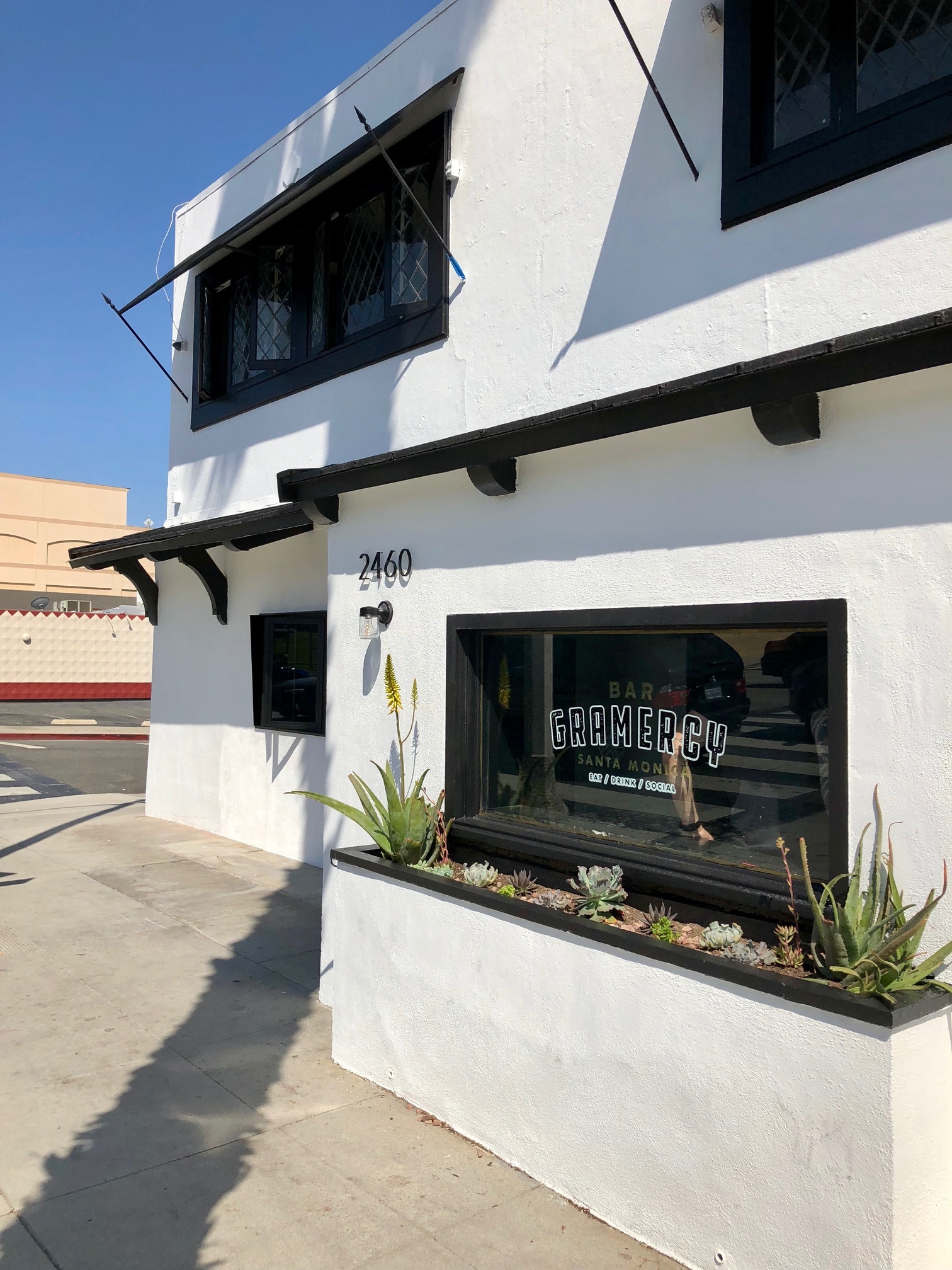 2460 Wilshire Blvd, Santa Monica, CA for sale Building Photo- Image 1 of 1