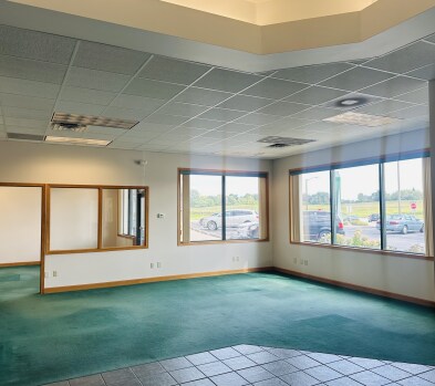 818 Fox Ln, Waterford, WI for lease - Interior Photo - Image 3 of 6