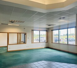 810-818 Fox Ln, Waterford, WI à louer Photo intérieure- Image 2 de 4