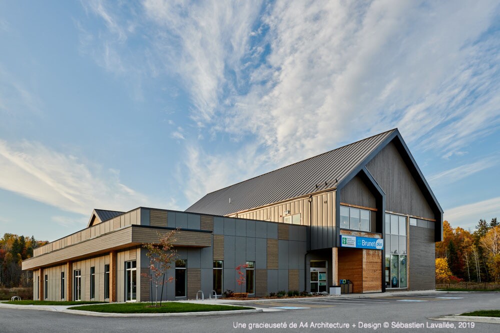 895 Ch Riverside, Wakefield, QC for sale Primary Photo- Image 1 of 1