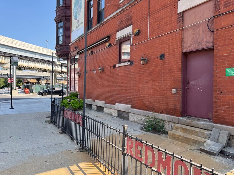 3356-3358 Sheffield Ave, Chicago, IL for lease - Building Photo - Image 3 of 6