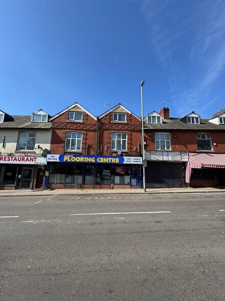 210-214 Ashton Rd, Oldham à vendre - Photo du bâtiment - Image 2 de 6